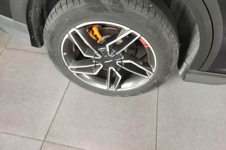 Used Dongfeng Aeolus Yixuan GS 2023 Mach Edition 1.5T Automatic LeKu Version Right Rear Wheel Hub