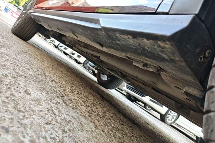 Used Dongfeng Aeolus Yixuan GS 2023 Mach Edition 1.5L Automatic Wealth Creation Version Right Side Sill