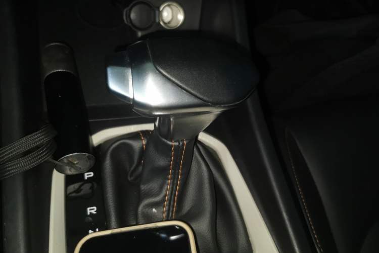 Used Dongfeng Aeolus Yixuan GS 2023 Mach Edition 1.5L Automatic Wealth Creation Version Gear Lever