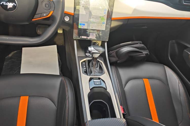 Used Dongfeng Aeolus Yixuan GS 2023 Mach Edition 1.5L Automatic Wealth Creation Version Gear Lever