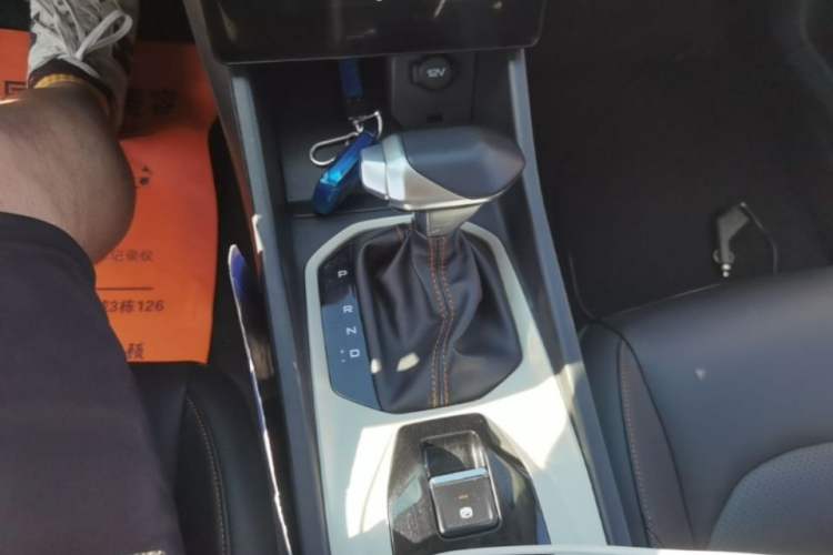 Used Dongfeng Aeolus Yixuan GS 2023 Mach Edition 1.5L Automatic Wealth Creation Version Gear Lever