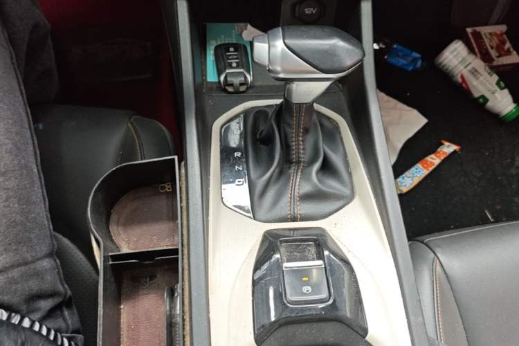 Used Dongfeng Aeolus Yixuan GS 2023 Mach Edition 1.5L Automatic Wealth Creation Version Gear Lever
