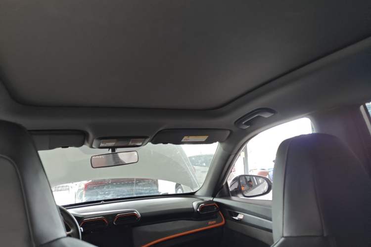 Used Dongfeng Aeolus Yixuan GS 2023 Mach Edition 1.5T Automatic LeKu Version Headliner