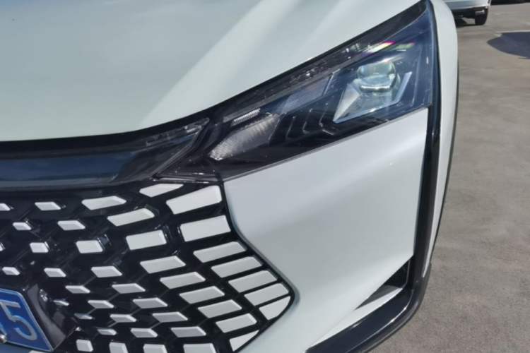 Used Dongfeng Aeolus Yixuan GS 2023 Mach Edition 1.5L Automatic Wealth Creation Version Left Front Headlight
