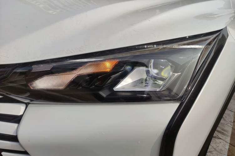 Used Dongfeng Aeolus Yixuan GS 2023 Mach Edition 1.5L Automatic Wealth Creation Version Left Front Headlight