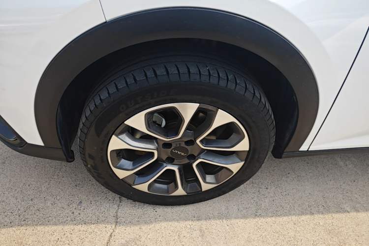 Used Dongfeng Aeolus Yixuan GS 2023 Mach Edition 1.5L Automatic Wealth Creation Version Left Front Wheel Hub
