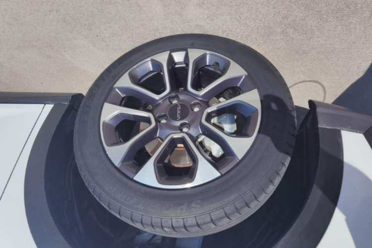 Used Dongfeng Aeolus Yixuan GS 2023 Mach Edition 1.5L Automatic Wealth Creation Version Left Front Wheel Hub