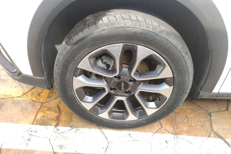 Used Dongfeng Aeolus Yixuan GS 2023 Mach Edition 1.5L Automatic Wealth Creation Version Left Front Wheel Hub
