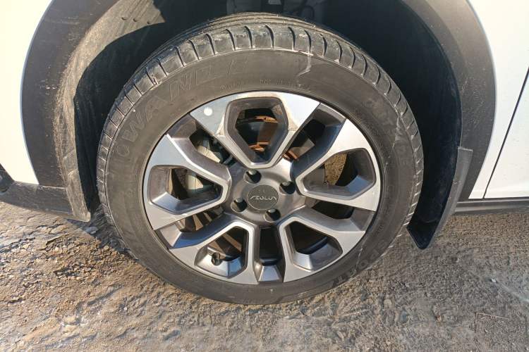 Used Dongfeng Aeolus Yixuan GS 2023 Mach Edition 1.5L Automatic Wealth Creation Version Left Front Wheel Hub