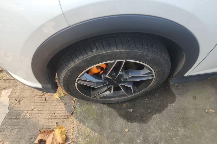 Used Dongfeng Aeolus Yixuan GS 2023 Mach Edition 1.5T Automatic LeKu Version Left Front Wheel Hub