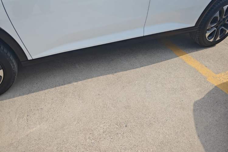 Used Dongfeng Aeolus Yixuan GS 2023 Mach Edition 1.5L Automatic Wealth Creation Version Left Side Sill