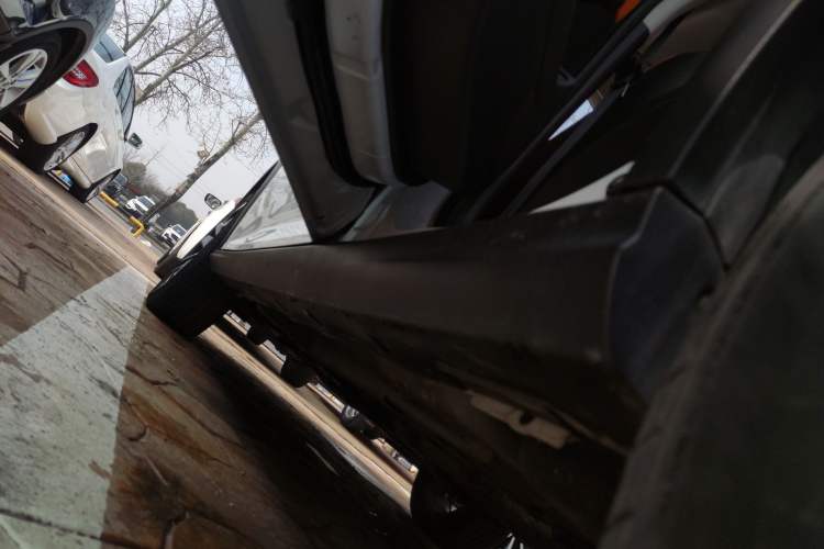 Used Dongfeng Aeolus Yixuan GS 2023 Mach Edition 1.5L Automatic Wealth Creation Version Left Side Sill