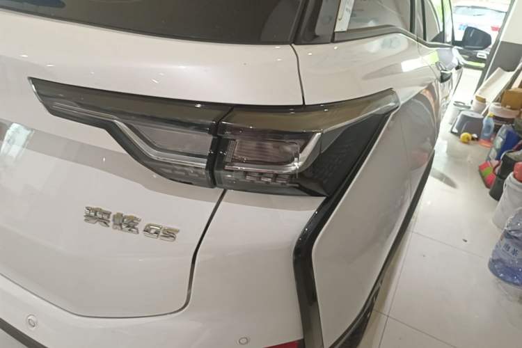 Used Dongfeng Aeolus Yixuan GS 2023 Mach Edition 1.5L Automatic Wealth Creation Version Right Rear Taillight