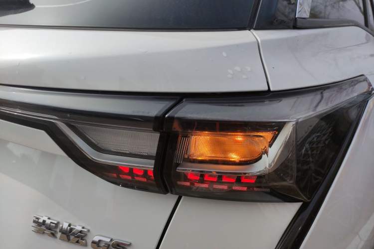 Used Dongfeng Aeolus Yixuan GS 2023 Mach Edition 1.5L Automatic Wealth Creation Version Right Rear Taillight