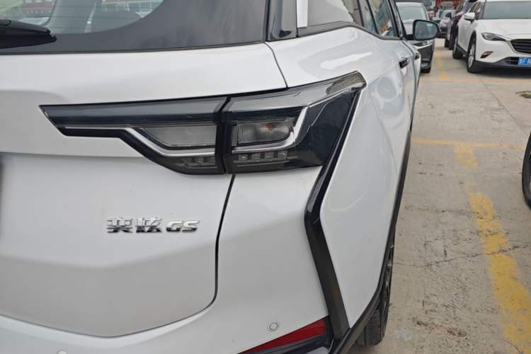 Used Dongfeng Aeolus Yixuan GS 2023 Mach Edition 1.5L Automatic Wealth Creation Version Right Rear Taillight