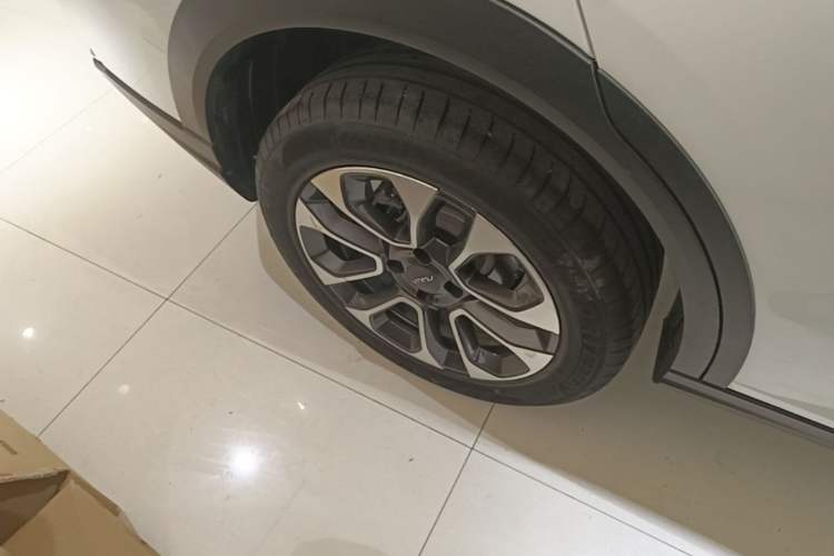 Used Dongfeng Aeolus Yixuan GS 2023 Mach Edition 1.5L Automatic Wealth Creation Version Right Rear Wheel Hub