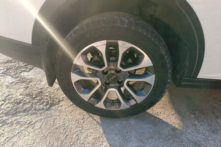 Used Dongfeng Aeolus Yixuan GS 2023 Mach Edition 1.5L Automatic Wealth Creation Version Right Rear Wheel Hub
