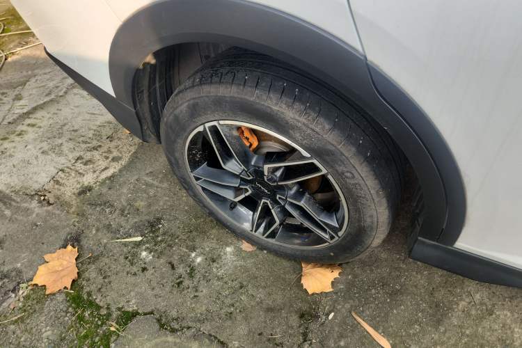 Used Dongfeng Aeolus Yixuan GS 2023 Mach Edition 1.5T Automatic LeKu Version Right Rear Wheel Hub