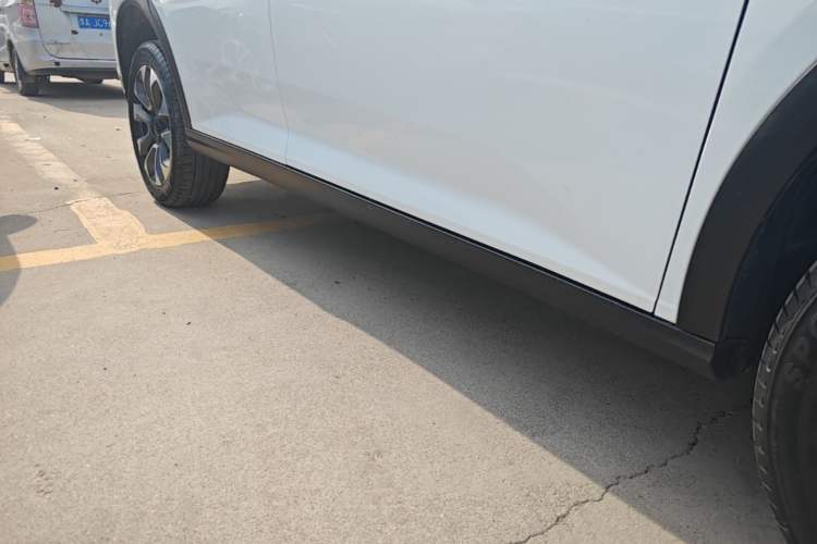 Used Dongfeng Aeolus Yixuan GS 2023 Mach Edition 1.5L Automatic Wealth Creation Version Right Side Sill