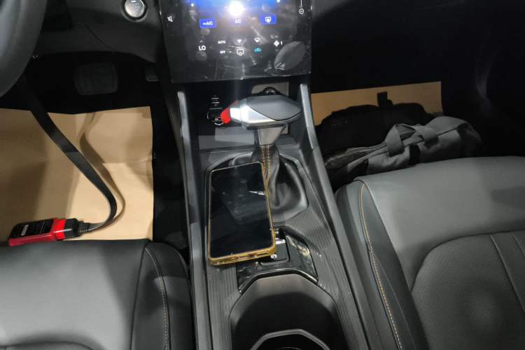 Used Dongfeng Aeolus Yixuan GS 2024 Mach Edition 1.5L Automatic Starry Version Gear Lever