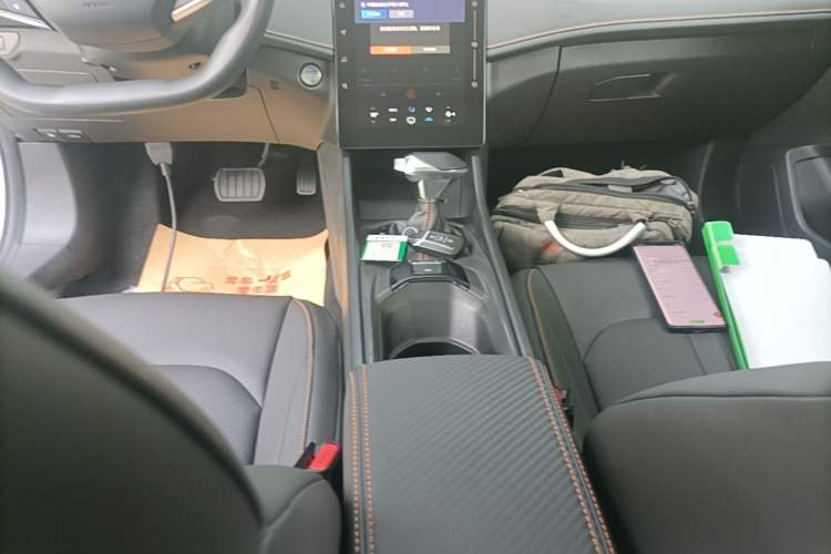Used Dongfeng Aeolus Yixuan GS 2024 Mach Edition 1.5L Automatic Starry Version Gear Lever