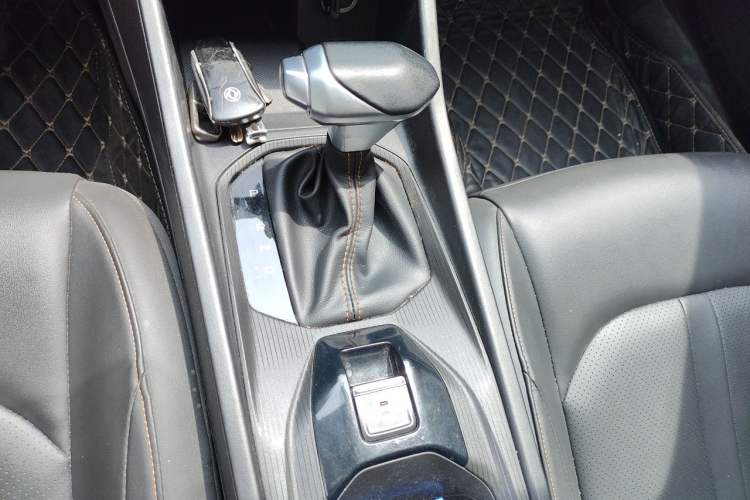 Used Dongfeng Aeolus Yixuan GS 2024 Mach Edition 1.5L Automatic Starry Version Gear Lever
