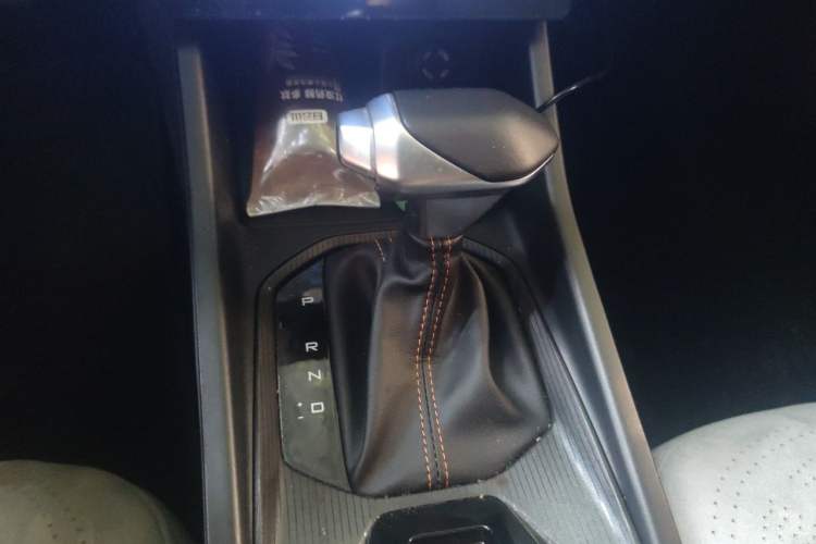 Used Dongfeng Aeolus Yixuan GS 2024 Mach Edition 1.5L Automatic Starry Version Gear Lever