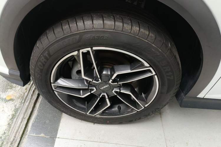 Used Dongfeng Aeolus Yixuan GS 2024 Mach Edition 1.5L Automatic Starry Version Left Front Wheel Hub