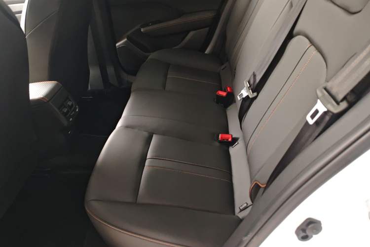 Used Dongfeng Aeolus Yixuan GS 2024 Mach Edition 1.5L Automatic Starry Version Left Rear Seat