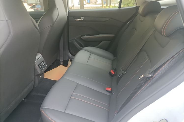 Used Dongfeng Aeolus Yixuan GS 2024 Mach Edition 1.5L Automatic Starry Version Left Rear Seat
