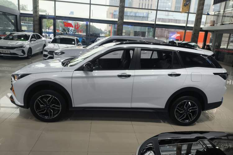Used Dongfeng Aeolus Yixuan GS 2024 Mach Edition 1.5L Automatic Starry Version Left Side