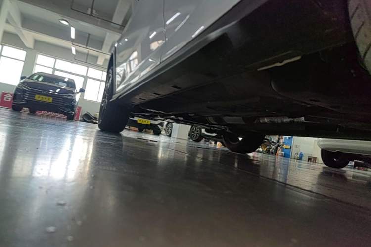 Used Dongfeng Aeolus Yixuan GS 2024 Mach Edition 1.5L Automatic Starry Version Left Side Sill