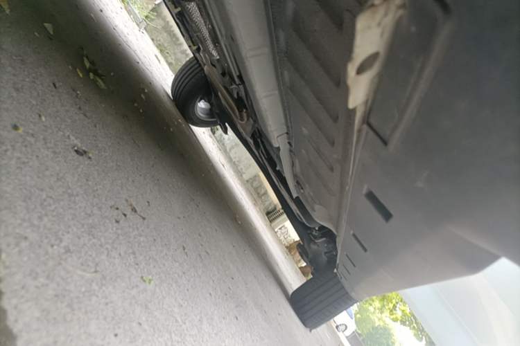 Used Dongfeng Aeolus Yixuan GS 2024 Mach Edition 1.5L Automatic Starry Version Left Side Sill