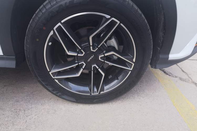 Used Dongfeng Aeolus Yixuan GS 2024 Mach Edition 1.5L Automatic Starry Version Right Front Wheel Hub