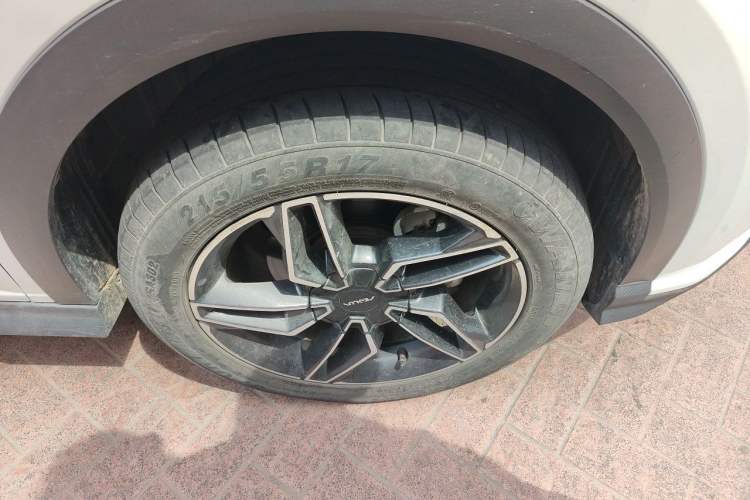 Used Dongfeng Aeolus Yixuan GS 2024 Mach Edition 1.5L Automatic Starry Version Right Front Wheel Hub