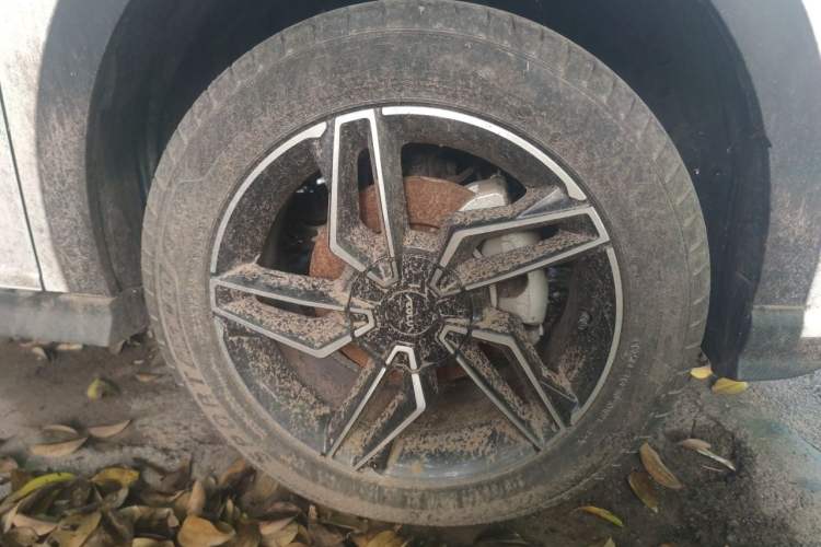 Used Dongfeng Aeolus Yixuan GS 2024 Mach Edition 1.5L Automatic Starry Version Right Front Wheel Hub