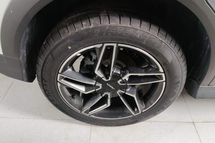 Used Dongfeng Aeolus Yixuan GS 2024 Mach Edition 1.5L Automatic Starry Version Right Rear Wheel Hub
