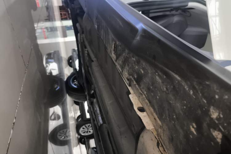 Used Dongfeng Aeolus Yixuan GS 2024 Mach Edition 1.5L Automatic Starry Version Right Side Sill