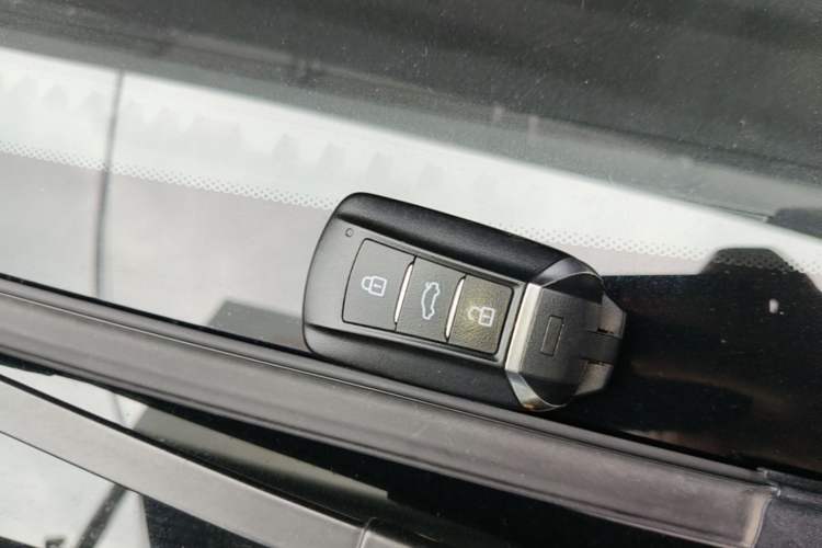 Used Dongfeng Aeolus Yixuan GS 2024 Mach Edition 1.5L Automatic Starry Version Vehicle Key