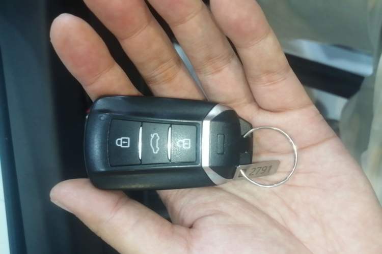 Used Dongfeng Aeolus Yixuan GS 2024 Mach Edition 1.5L Automatic Starry Version Vehicle Key