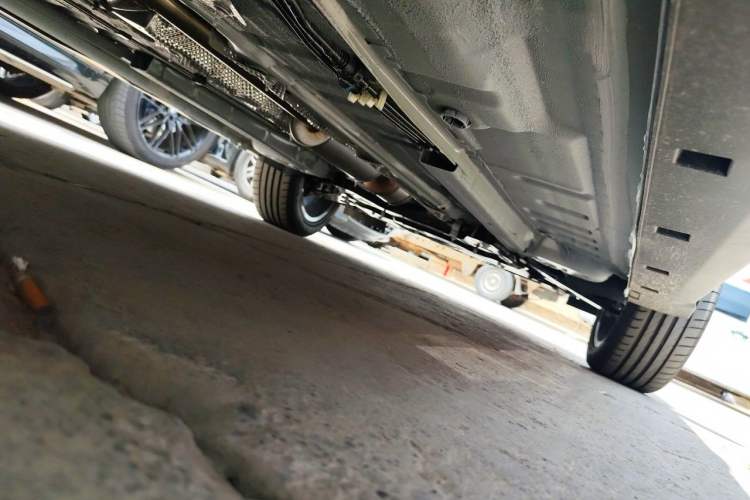 Used Dongfeng Aeolus Yixuan GS 2025 Mach-Edition 1.5L Automatic Starry Edition Chassis Rear Right