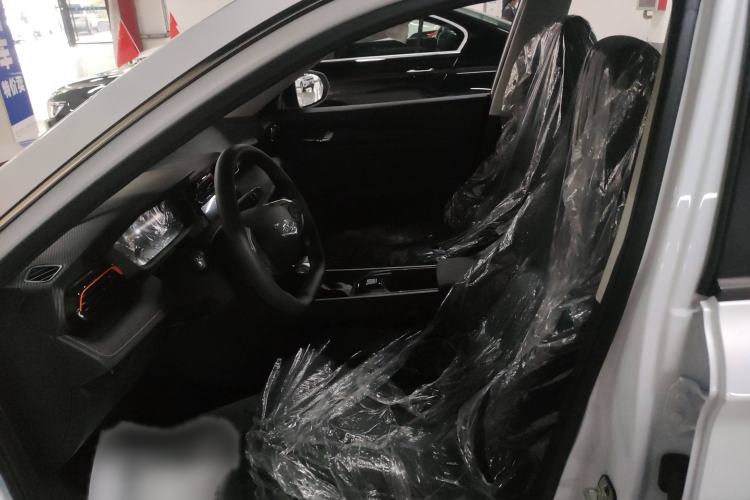 Used Dongfeng Aeolus Yixuan GS 2025 Mach-Edition 1.5L Automatic Starry Edition Interior 1