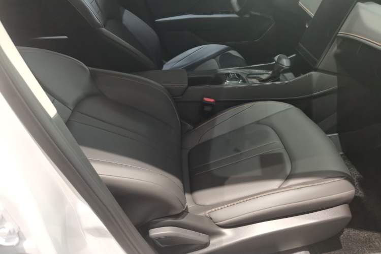 Used Dongfeng Aeolus Yixuan GS 2025 Mach-Edition 1.5L Automatic Starry Edition Right Front Seat
