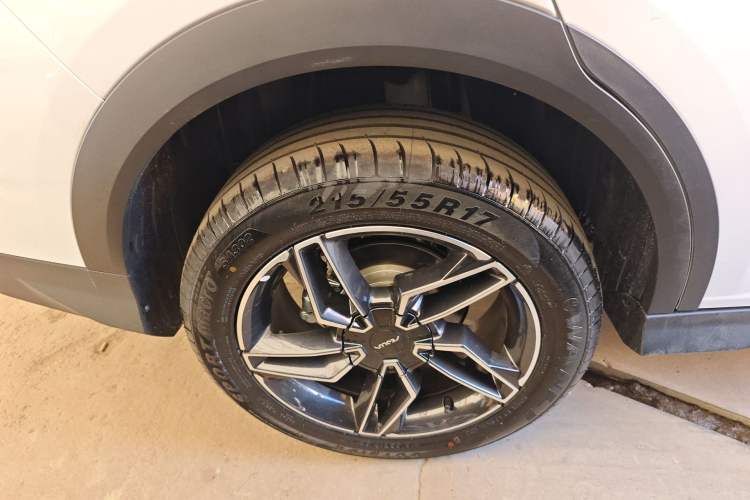 Used Dongfeng Aeolus Yixuan GS 2025 Mach-Edition 1.5L Automatic Starry Edition Right Rear Wheel Hub