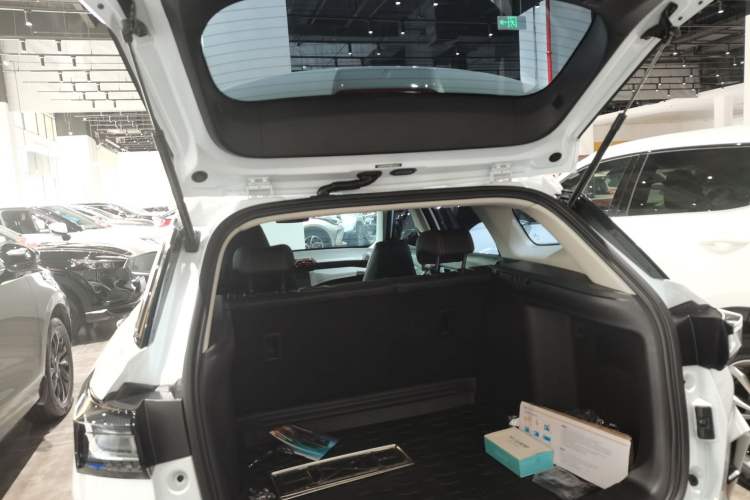 Used Dongfeng Aeolus Yixuan GS 2025 Mach-Edition 1.5L Automatic Starry Edition Trunk
