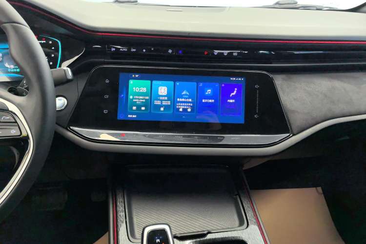 Used Dongfeng Aeolus Yixuan MAX 2021 1.5T Dark Night Sharp Edition Audio And AC Panel