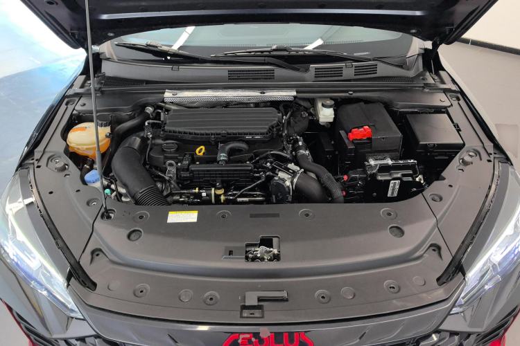 Used Dongfeng Aeolus Yixuan MAX 2021 1.5T Dark Night Sharp Edition Engine Bay