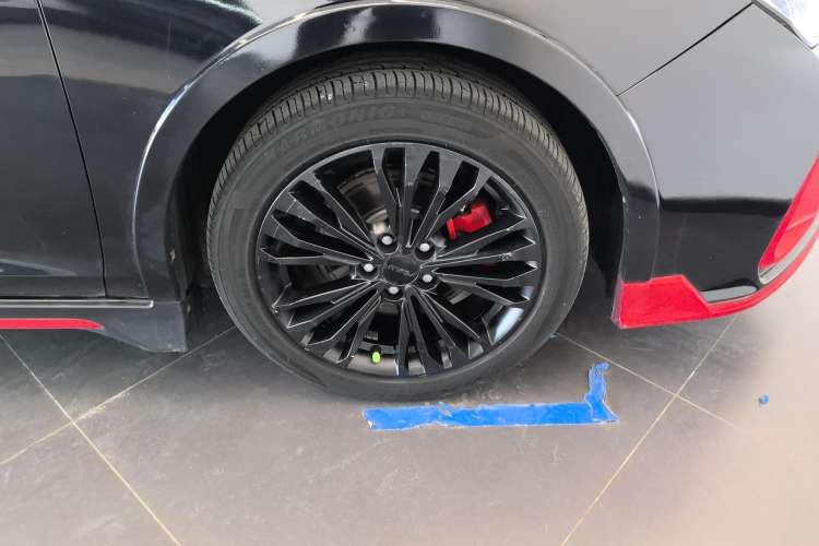 Used Dongfeng Aeolus Yixuan MAX 2021 1.5T Dark Night Sharp Edition Left Front Wheel Hub