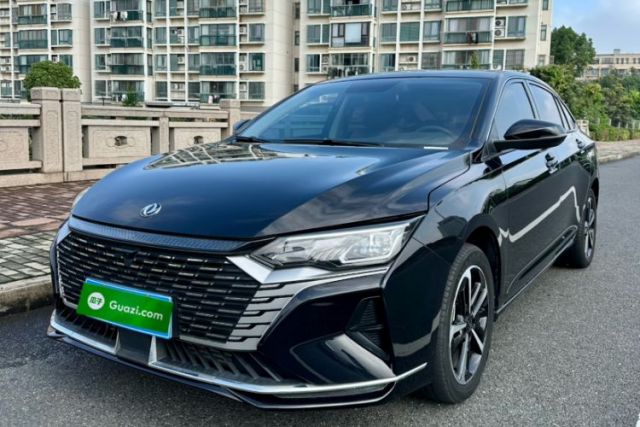 Ojetý Dongfeng Aeolus Yixuan MAX 2024 1.5T Luxury Edition