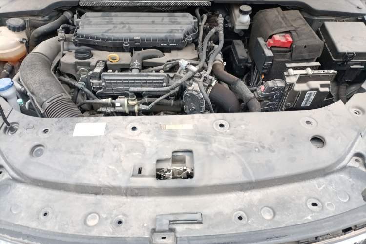 Used Dongfeng Aeolus Yixuan MAX 2021 1.5T Super-Powered Dad Edition Engine Bay